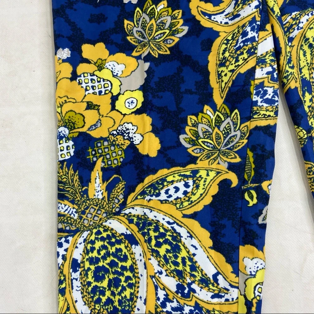 Banana Republic Avery lightweight blue floral paisley pants. - Picture 5 of 10